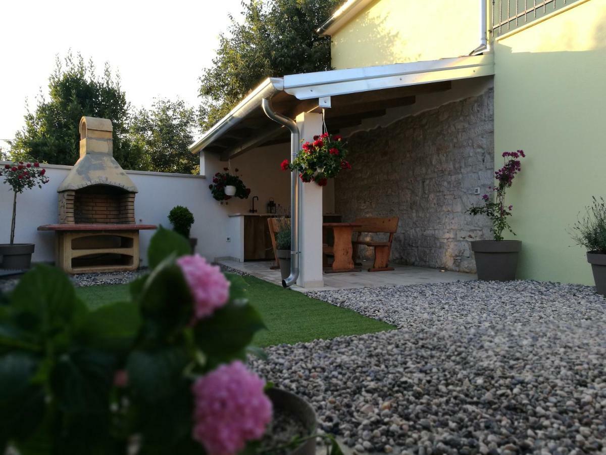 Villa House Ana Kanfanar Exterior foto